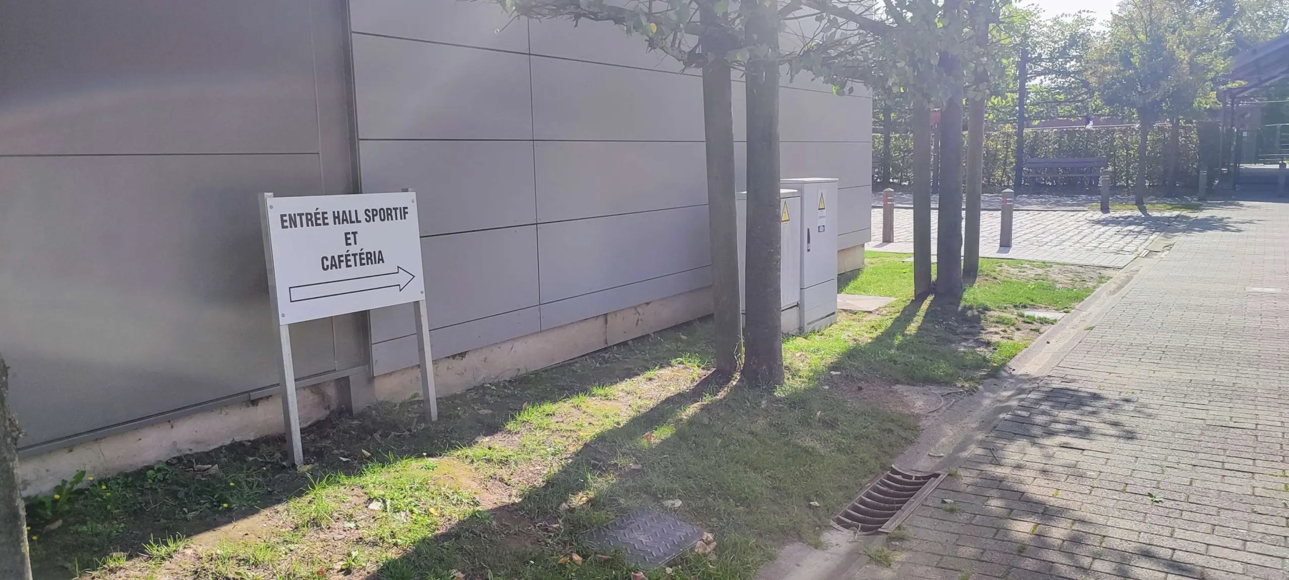 Salle extérieure vue 3
